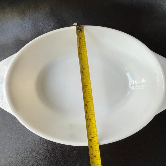 Vintage 1970s Pyrex from England "Autumn Glory" Oval Casserole Dish, 11" x 7.5". - Picture 5 of 10